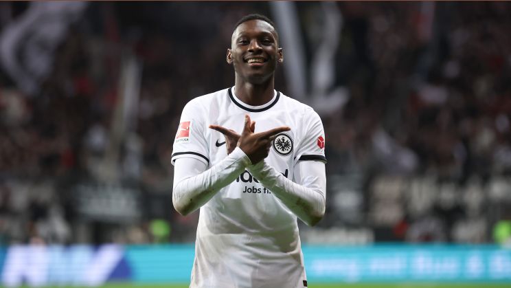 Man Utd menyiapkan tawaran €60 juta untuk bintang Prancis Kolo Muani - tetapi mereka menghadapi persaingan dari Bayern Munich